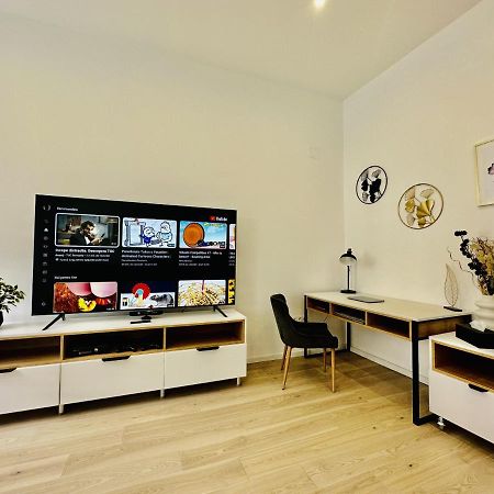 Clever Studio Near Central Shopping Center Cluj-Napoca Luaran gambar