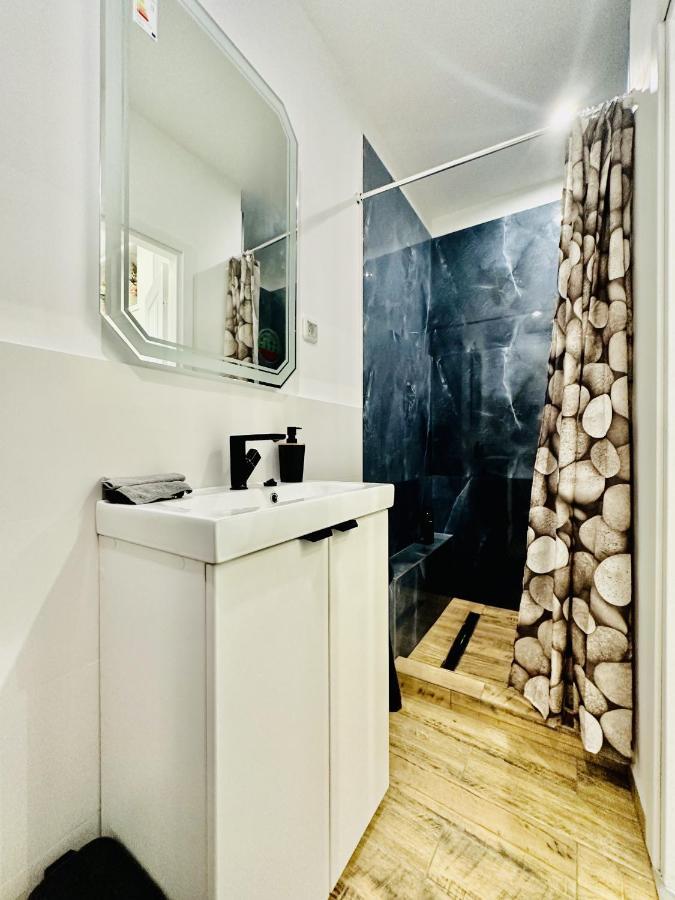 Clever Studio Near Central Shopping Center Cluj-Napoca Luaran gambar